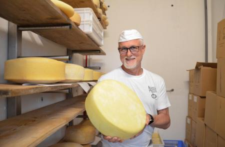 De la atelier la Accademia Internazionale dell'Arte Casearia: Călătoria unui artizan în lumea brânzeturilor italiene   