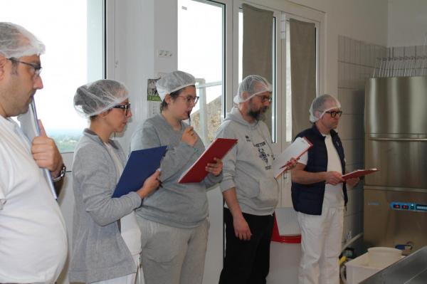 De la atelier la Accademia Internazionale dell'Arte Casearia: Călătoria unui artizan în lumea brânzeturilor italiene   