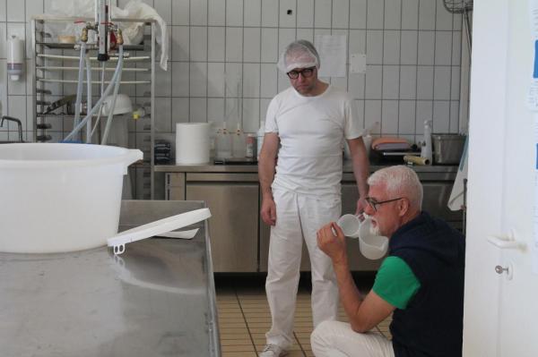 From one workshop to the Accademia Internazionale dell’Arte Casearia: the journey of an artisan into the world of Italian cheeses