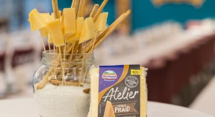 Hochland România a relansat gama de brânzeturi maturate în Salina Praid sub numele Atelier