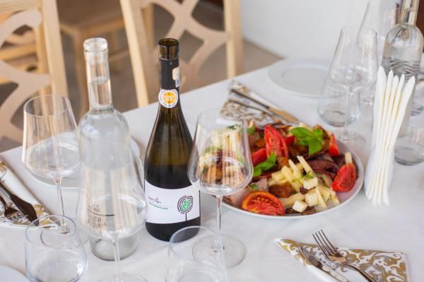 Interviu cu Ciprian Macavei, reprezentantul Cramei Jelna: vin, gastronomie și turism viticol în inima Transilvaniei