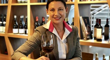 Monica Peleanu, manager Winestone: “Preparatele din noul meniu conțin ingrediente locale și de sezon, care se asociază, bineînțeles, cu vinurile românești”.