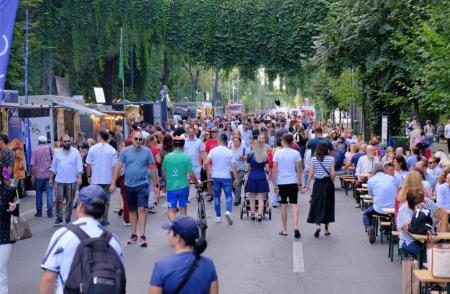 Peste 40.000 de vizitatori la a cincea ediție a Festivalului Vinului Moldovenesc