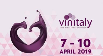 Wine at Vinitaly has all the colours of the world
