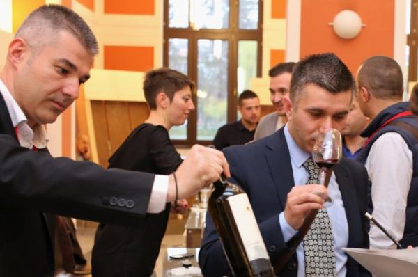 WineUp, târgul cochet de vinuri din inima Clujului